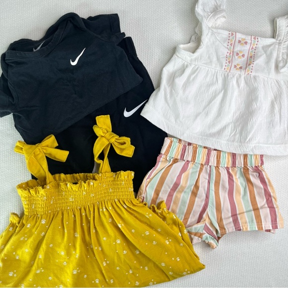 Baby Girl Lot 3M-12M 💖 Outfits Pajamas Summer Shorts Nike Floral Infant - Picture 5 of 13